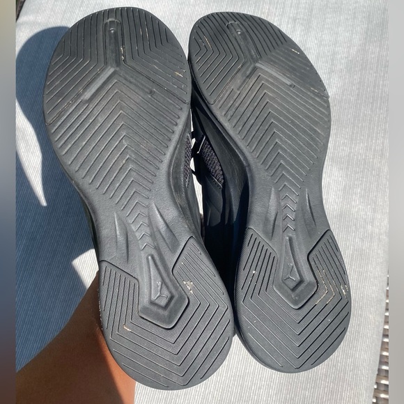 PUMA Softride Women’s Sneaker 8.5 Black Athletic, Cross Training, Running Shoe - Picture 5 of 8